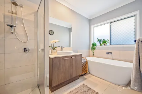 Property photo of 74 Macquarie Circuit Fitzgibbon QLD 4018