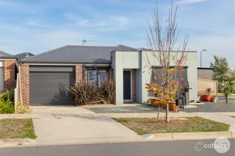 Property photo of 2 Red Robin Drive Winter Valley VIC 3358