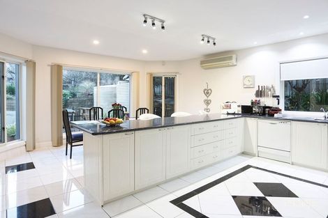Property photo of 64 Ryelands Drive Narre Warren VIC 3805
