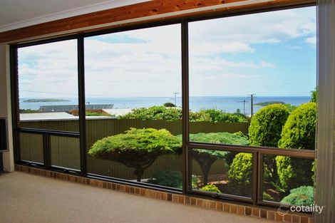 8 Hodge Ave, Encounter Bay, SA 5211