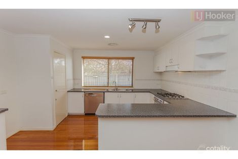 Property photo of 8 Woods Place Roxburgh Park VIC 3064