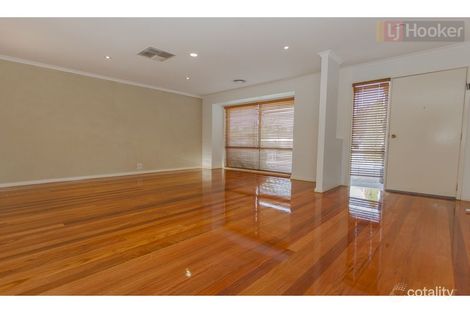 Property photo of 8 Woods Place Roxburgh Park VIC 3064