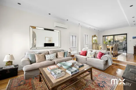 Property photo of 30 Bruce Street Unanderra NSW 2526