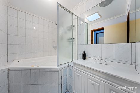 Property photo of 12 McMillan Court Cranbourne North VIC 3977