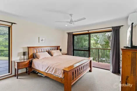Property photo of 32 Jarda Street Smithfield QLD 4878