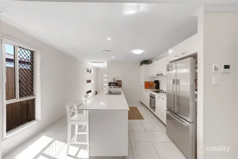 Property photo of 33 Biarra Street Deagon QLD 4017