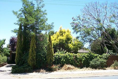 92 Lesmurdie Rd, Lesmurdie, WA 6076