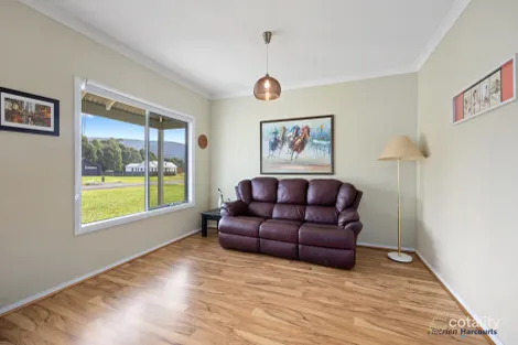Property photo of 4 Waters Place Buxton VIC 3711