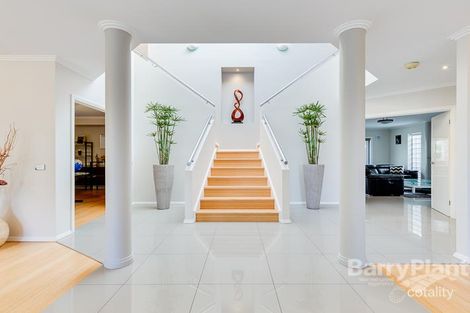 Property photo of 3 Mahon Court Taylors Lakes VIC 3038