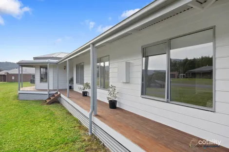 Property photo of 4 Waters Place Buxton VIC 3711