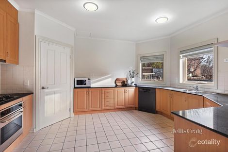 Property photo of 15 Montvale Mews Mount Waverley VIC 3149