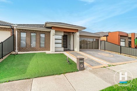 Property photo of 30 Biltmore Crescent Roxburgh Park VIC 3064