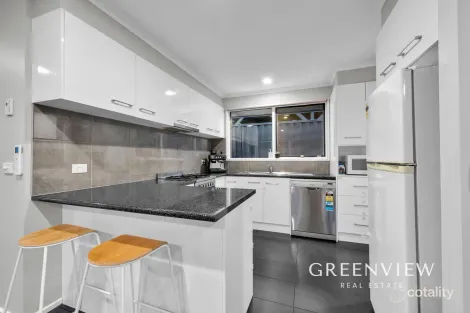 Property photo of 24 Broome Crescent Cranbourne North VIC 3977