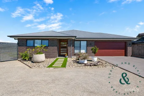33 MAYA DR, MEDOWIE, NSW 2318