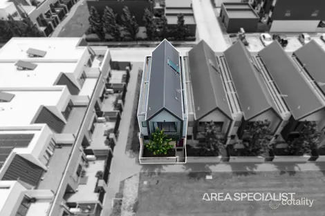 Property photo of 1 Ripplebrook Walk Pakenham VIC 3810