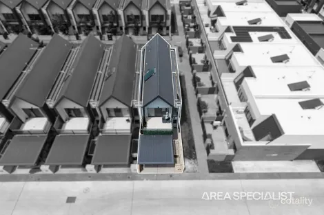 Property photo of 1 Ripplebrook Walk Pakenham VIC 3810