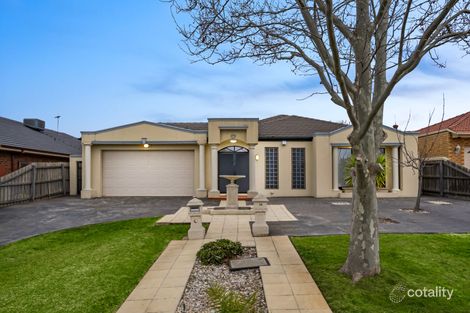 Property photo of 18 Kinnaird Court Taylors Lakes VIC 3038