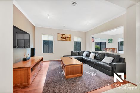 Property photo of 7 Wartook Glade Caroline Springs VIC 3023