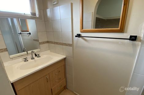 Property photo of 8 Mitford Crescent Craigieburn VIC 3064