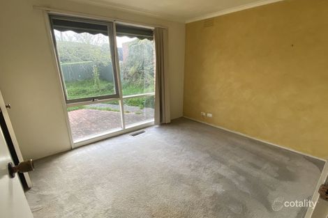 Property photo of 8 Mitford Crescent Craigieburn VIC 3064