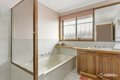 Property photo of 22 Strong Drive Hampton Park VIC 3976