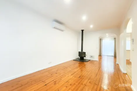 Property photo of 24 Hood Crescent Sunbury VIC 3429