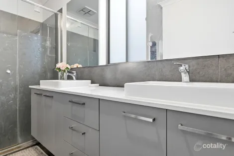 Property photo of 26 Orinoco Chase Werribee VIC 3030