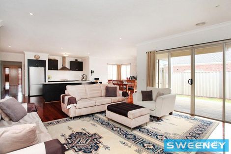 Property photo of 16 Lucas Terrace Taylors Hill VIC 3037