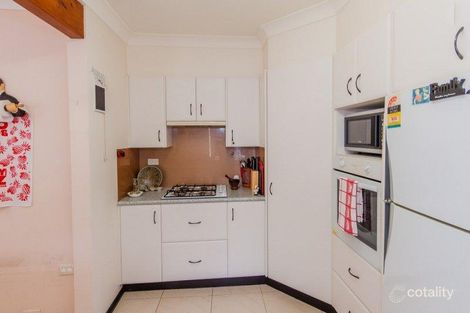 Property photo of 10 Kurraba Parade Berkeley Vale NSW 2261