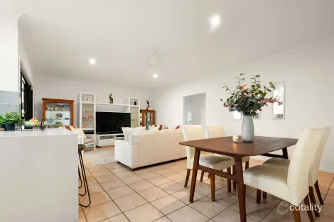 Property photo of 24 Christopher Place Sinnamon Park QLD 4073