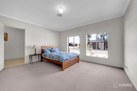 Property photo of 32 Grovedale Way Manor Lakes VIC 3024