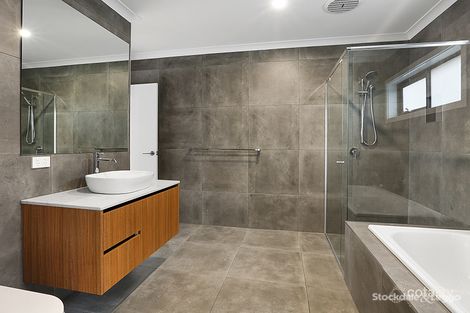 Property photo of 2/97 Thornhill Road Highton VIC 3216