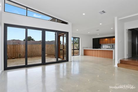 Property photo of 2/97 Thornhill Road Highton VIC 3216