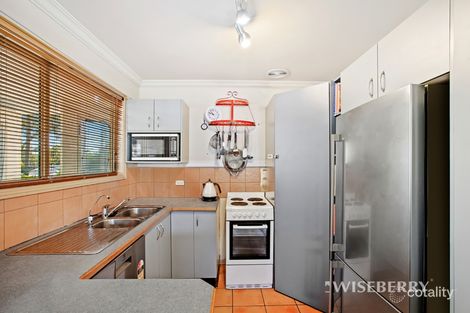 Property photo of 6 Naroo Avenue Summerland Point NSW 2259
