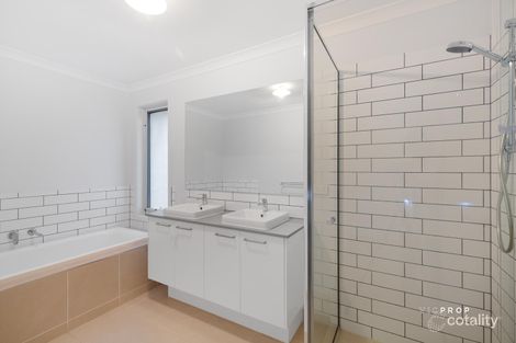 Property photo of 11 Tathra Grove Point Cook VIC 3030