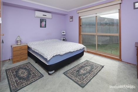 Property photo of 5 Irvine Close Endeavour Hills VIC 3802