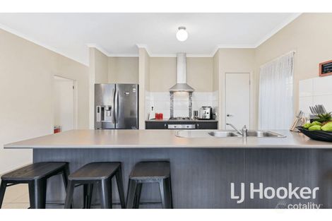 Property photo of 53 Banfield Place Lyndhurst VIC 3975