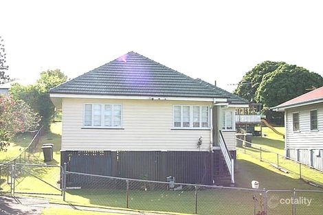 10 Wattle St, Stafford Heights, QLD 4053