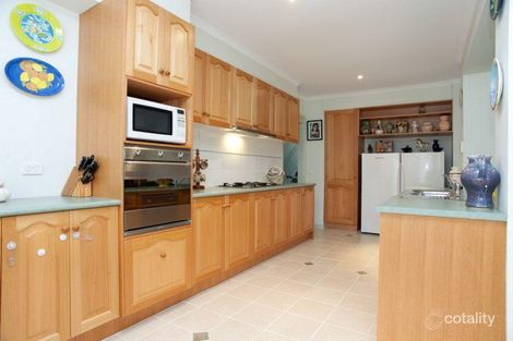 11 Alain Ave, South Morang, VIC 3752