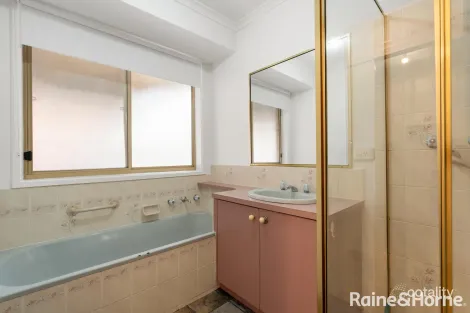 Property photo of 2 Wilsons Lane Sunbury VIC 3429