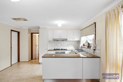 Property photo of 37 Gleneagles Drive Endeavour Hills VIC 3802