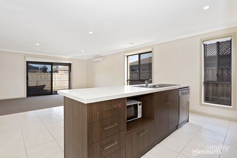 Property photo of 8 Edith Way Pakenham VIC 3810