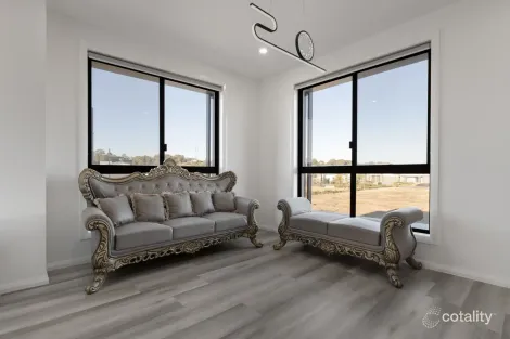 Property photo of 102 Somervaille Drive Catherine Field NSW 2557