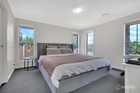 Property photo of 26 Diamond Parade Cobblebank VIC 3338