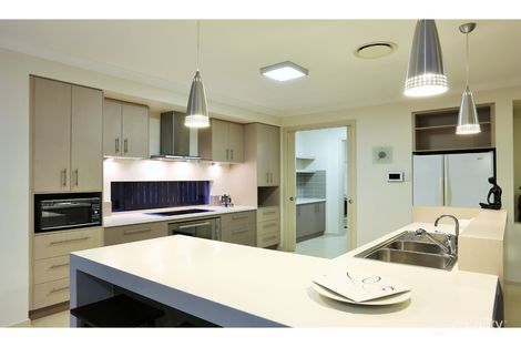 Property photo of 23 Portland Place Carindale QLD 4152
