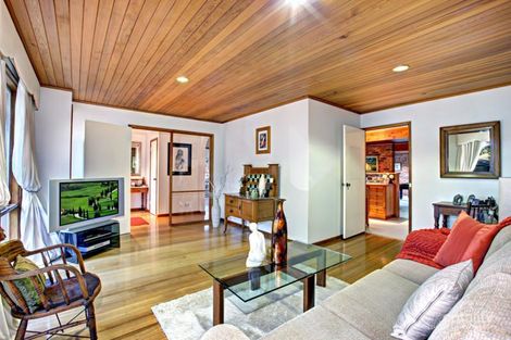 Property photo of 5 Harwick Close Ringwood VIC 3134