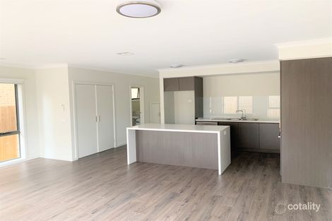 Property photo of 10 Loxley Circuit Westmeadows VIC 3049