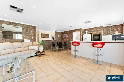 Property photo of 4 Blandfield Way Parkwood WA 6147