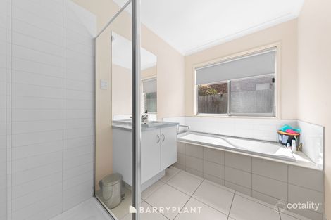 Property photo of 16 Olive Road Lynbrook VIC 3975