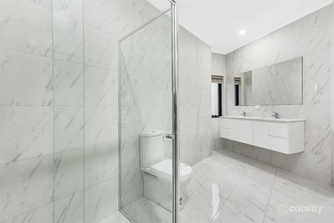 Property photo of 2/3 Plover Court Endeavour Hills VIC 3802